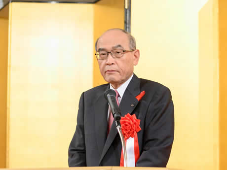 祝辞を述べる谷本正憲石川県知事