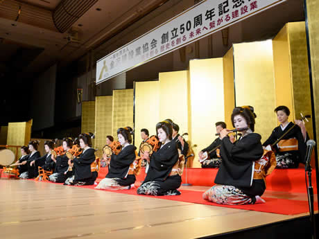 金沢市無形文化財の金沢素囃子保存会による素囃子「祝三番叟」の演奏